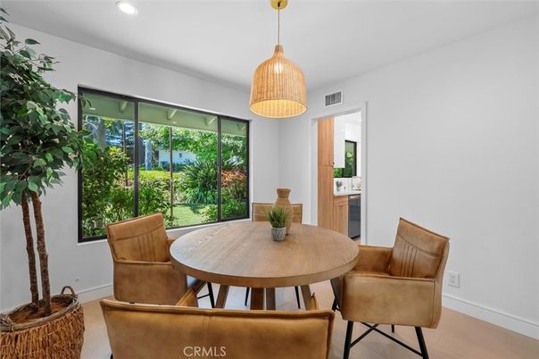 Dining room, Interior, Pendant Lights, Recessed Lighting
