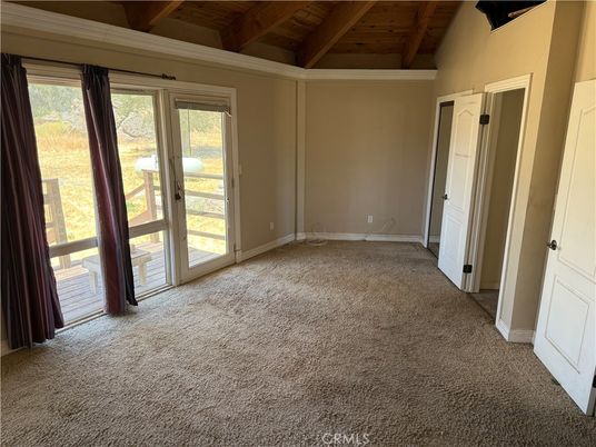 Empty room, Interior, Wooden Beams, Wooden Ceilings