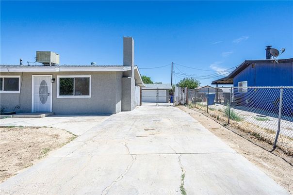 Detached Garage, Exterior
