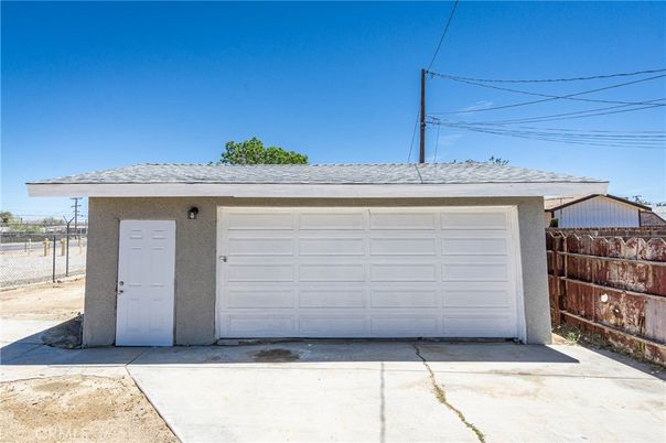 Detached Garage, Exterior