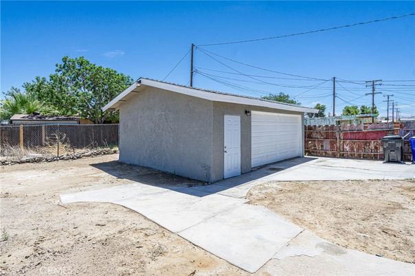 Detached Garage, Exterior