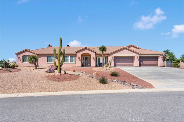 Attached, Exterior, Facade, Ranch