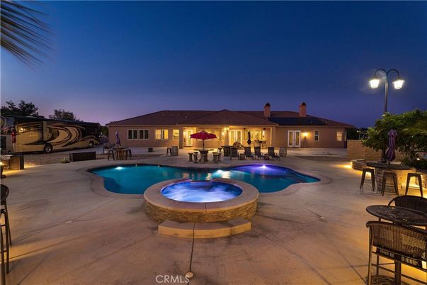 Exterior, Pool