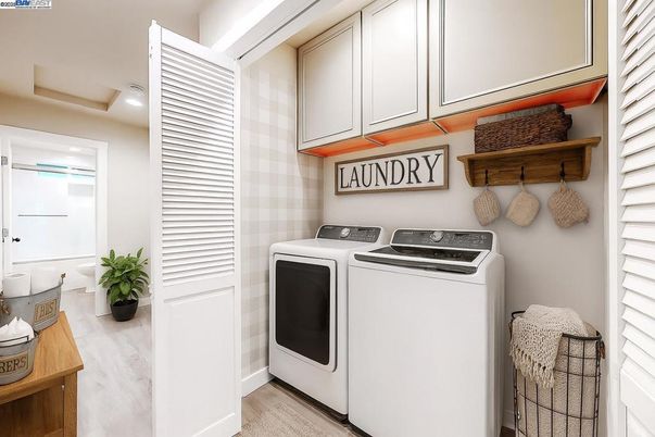 Interior, Utility Closets, Washer, Wood Texture Flooring