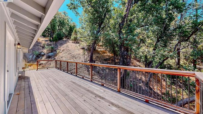 Exterior, Wood Texture Flooring