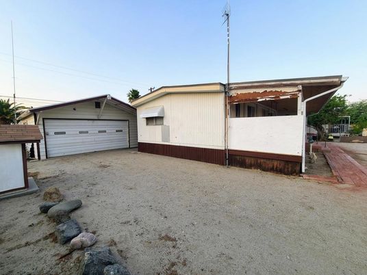 Detached Garage, Exterior