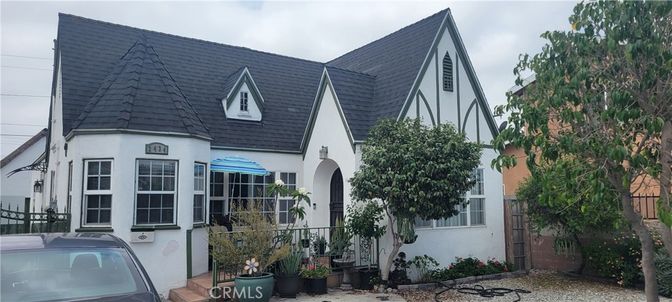 Exterior, Facade, Tudor Revival