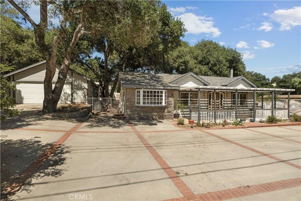 Backyard, Exterior, Facade, Ranch