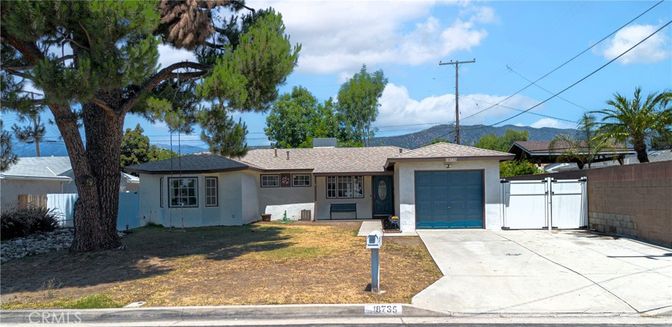 Attached, Exterior, Facade, Ranch