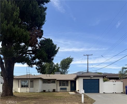 Attached, Exterior, Facade, Ranch