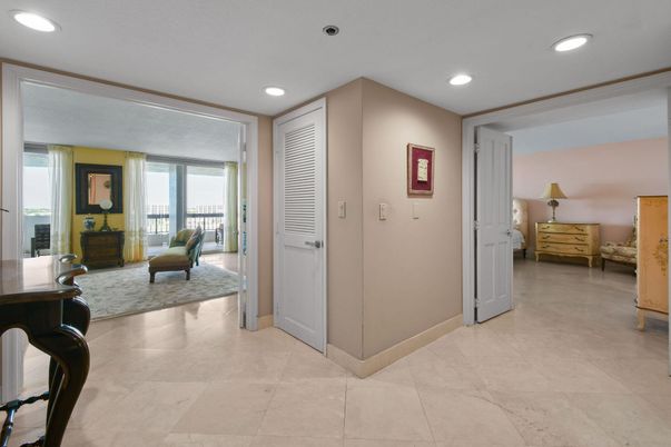 Interior, Recessed Lighting
