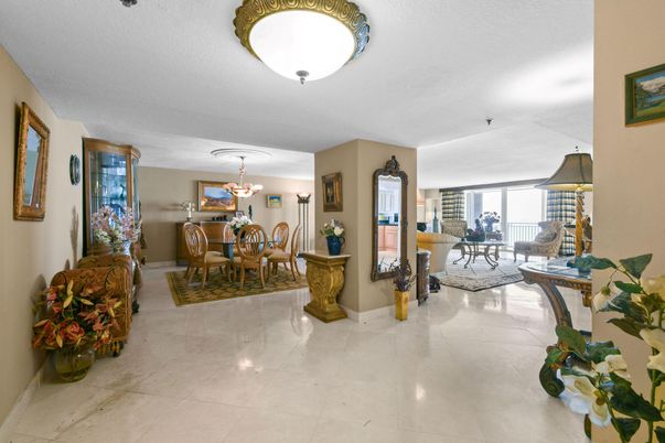 Chandelier, Dining room, Interior, Living room