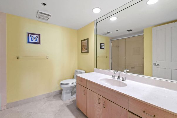 Bathroom, Interior, Recessed Lighting