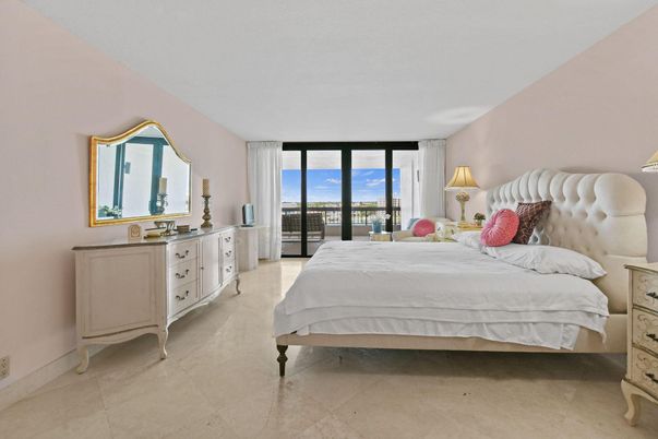 Bedroom, Interior, Water