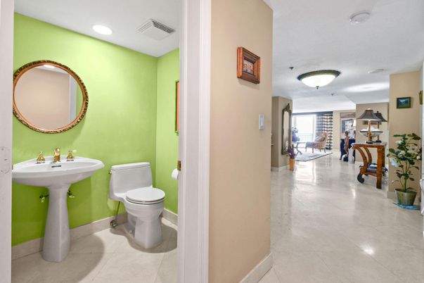 Bathroom, Interior, Recessed Lighting