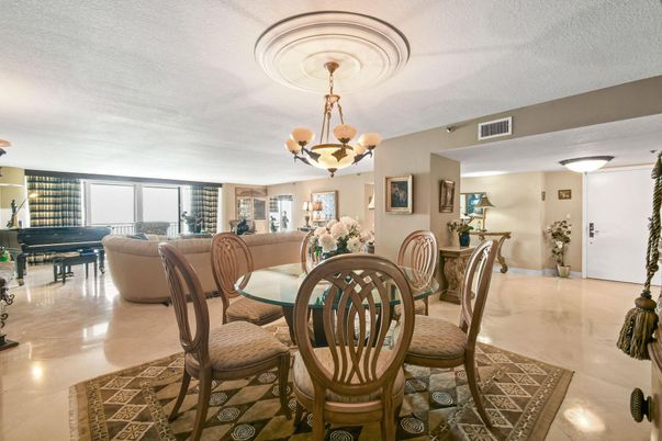 Chandelier, Dining room, Interior, Living room, Piano