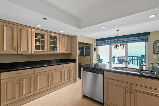 Dining room, Interior, Kitchen, Recessed Lighting, Water