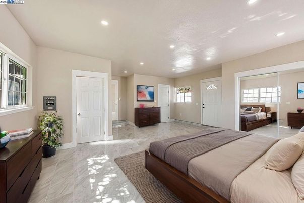 Bedroom, Interior, Marble, Recessed Lighting