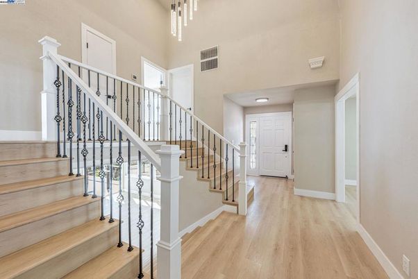 Interior, Pendant Lights, Recessed Lighting, Wood Texture Flooring