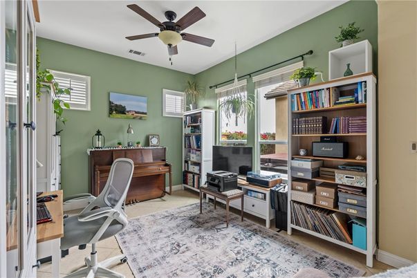 Home Office, Interior