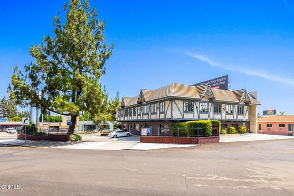 Exterior, Facade, Tudor Revival