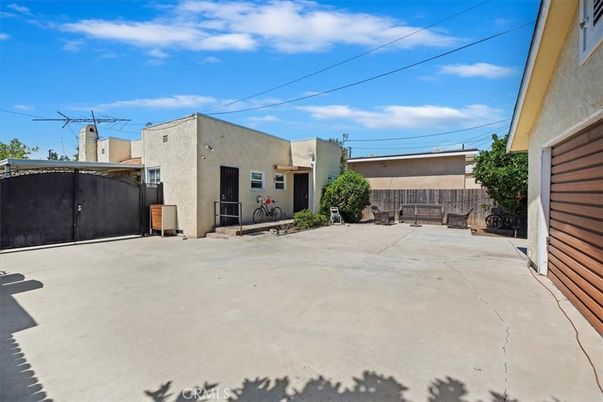 Backyard, Exterior