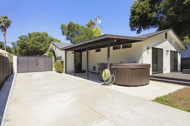 Exterior, Hot Tub