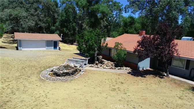 Backyard, Detached Garage, Exterior