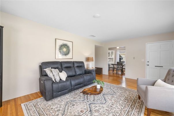 Dining room, Interior, Kitchen, Stainless Steel Appliances, Wood Texture Flooring