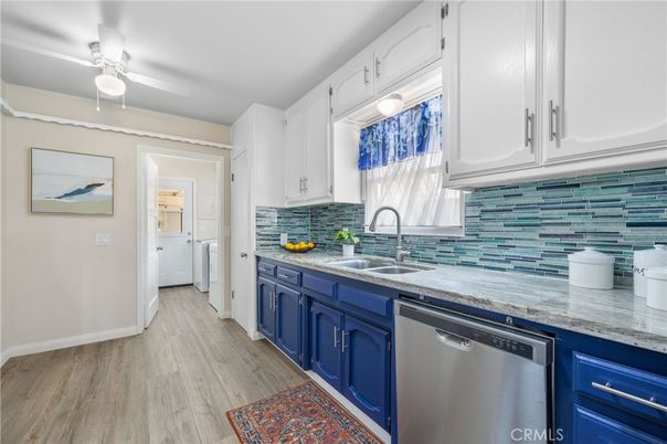 Dining room, Interior, Kitchen, Stainless Steel Appliances, Wood Texture Flooring