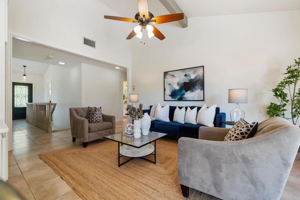 Interior, Living room, Pendant Lights, Recessed Lighting