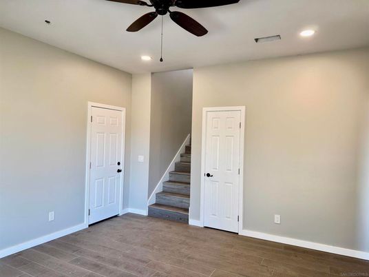 Empty room, Interior, Recessed Lighting, Wood Texture Flooring