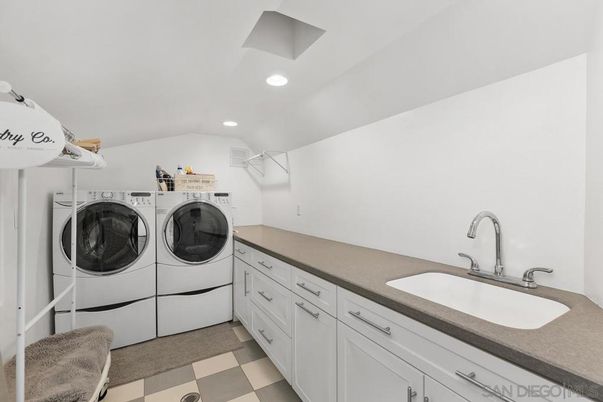 Interior, Recessed Lighting, Washer