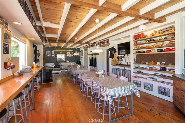 Dining room, Interior, Pendant Lights, Recessed Lighting, Wooden Beams, Wooden Ceilings, Wood Texture Flooring