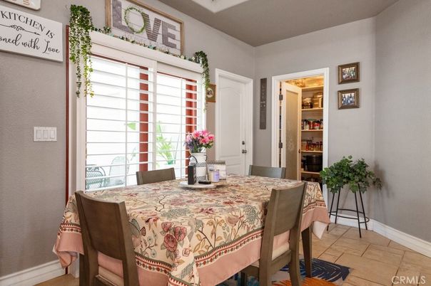 Dining room, Interior