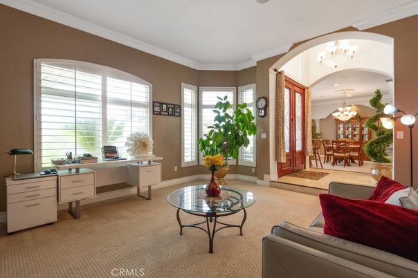 Chandelier, Dining room, Interior, Living room