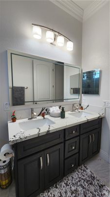 Bathroom, Dual Sink Vanities, Interior