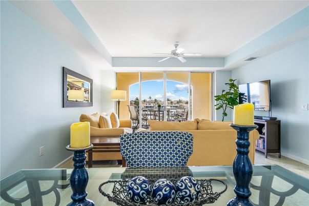 Interior, Living room, Water