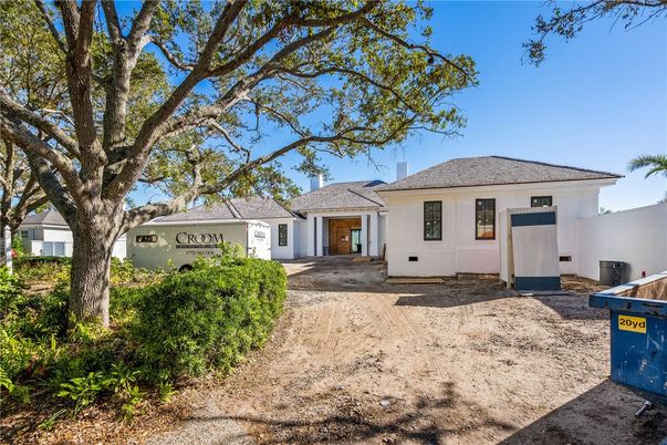 Backyard, Exterior, Facade, Ranch