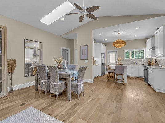 Dining room, Interior, Kitchen, Pendant Lights, Recessed Lighting, Wood Texture Flooring