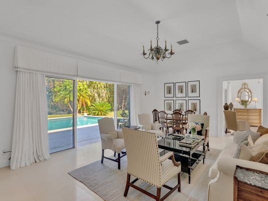 Chandelier, Dining room, Interior, Living room