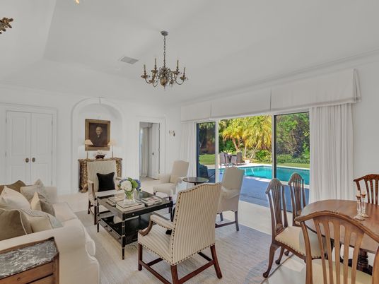 Chandelier, Dining room, Interior, Living room