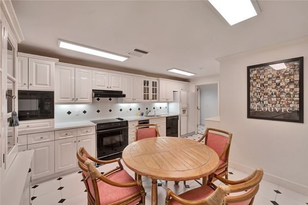 Dining room, Interior, Kitchen, Recessed Lighting