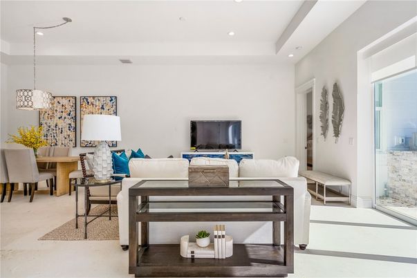 Dining room, Interior, Living room, Pendant Lights, Recessed Lighting