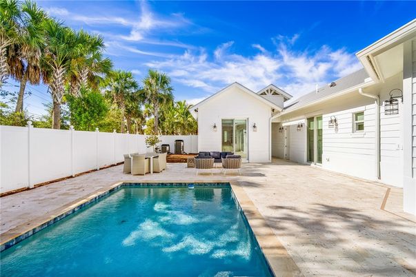 Exterior, Pool