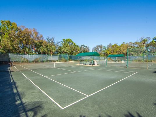 Exterior, Tennis Courts