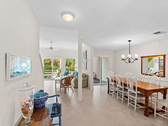 Chandelier, Dining room, Interior, Living room