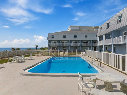 Exterior, Pool, Water