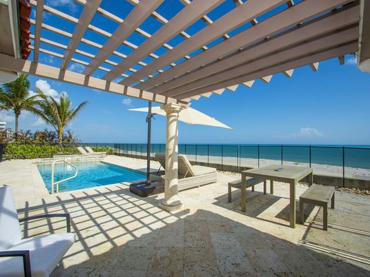 Exterior, Pool, Water