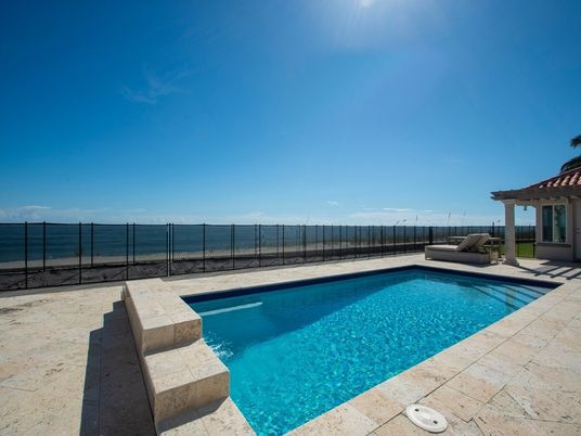 Exterior, Pool, Water